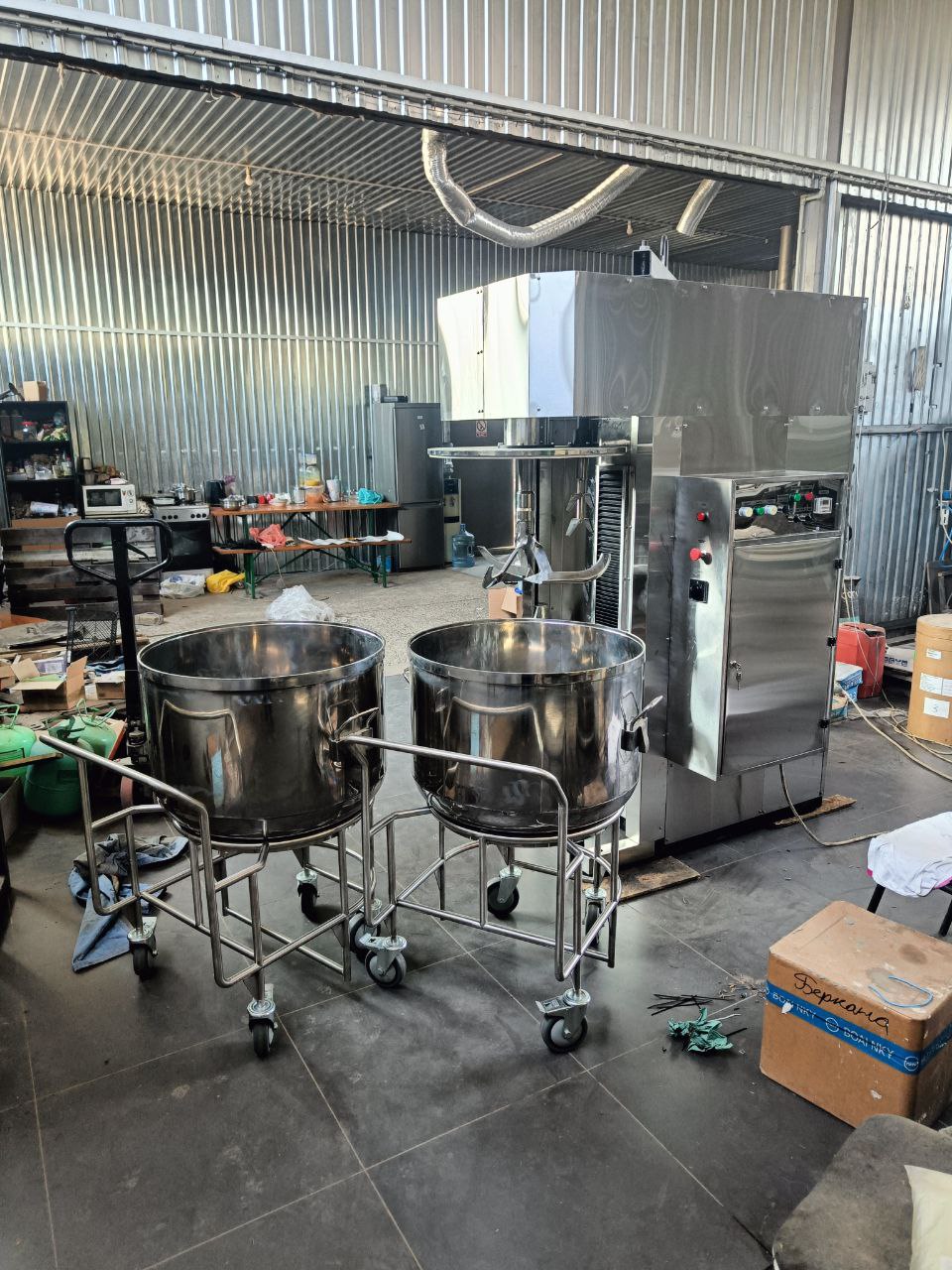 Pharmaceutical mixers